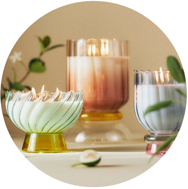Anthropologie - Calle Floral Peony Blush Glass Candle: £52.00